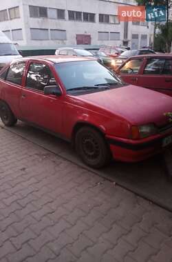 Седан Opel Kadett 1985 в Сумах