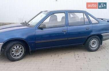 Седан Opel Kadett 1991 в Косове