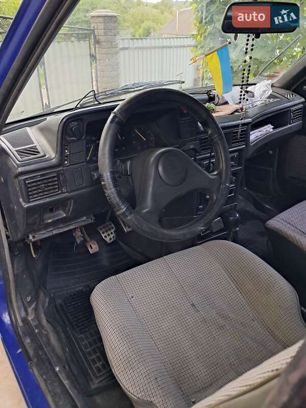 Седан Opel Kadett 1990 в Калуші