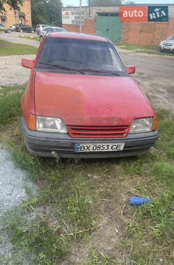 Седан Opel Kadett 1987 в Романове