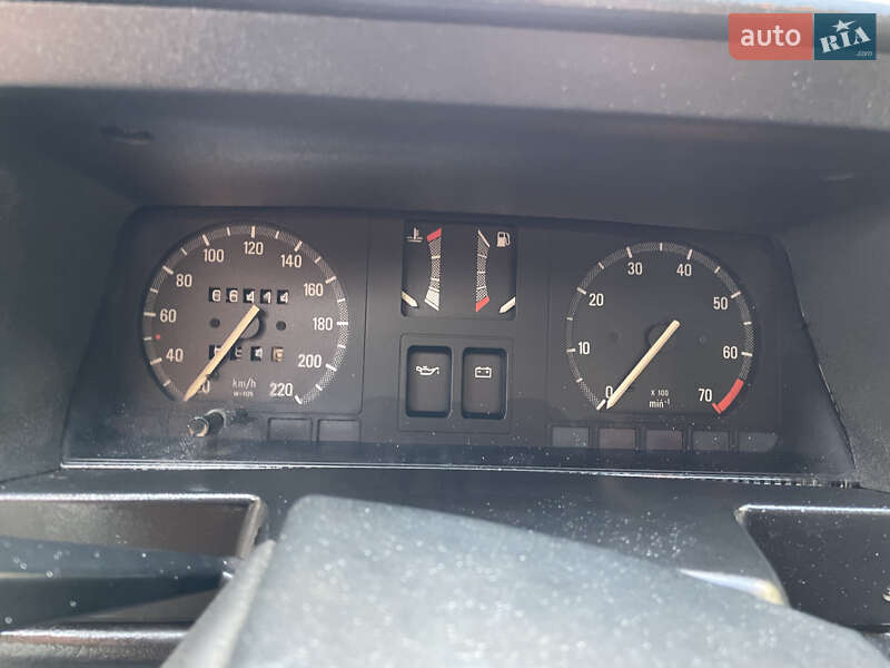 Седан Opel Kadett 1988 в Львове