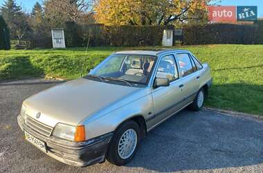 Седан Opel Kadett 1989 в Черкассах