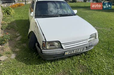 Хетчбек Opel Kadett 1985 в Косові