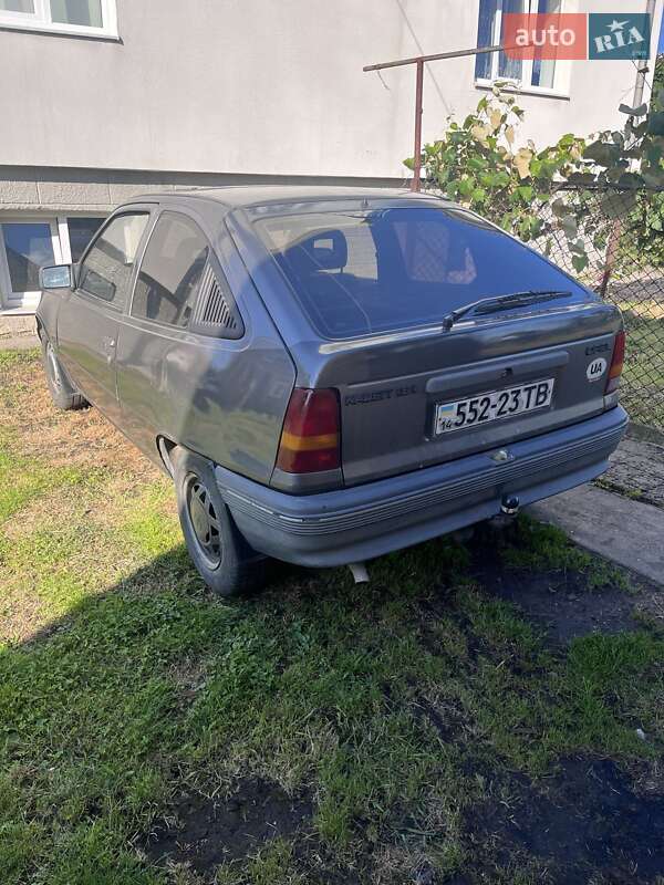 Хэтчбек Opel Kadett 1990 в Львове