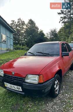 Хэтчбек Opel Kadett 1986 в Зборове