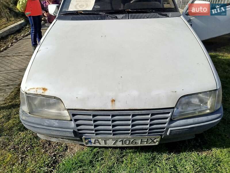 Седан Opel Kadett 1987 в Калуше фото 3 Седан Opel Kadett 1987 в Калуше