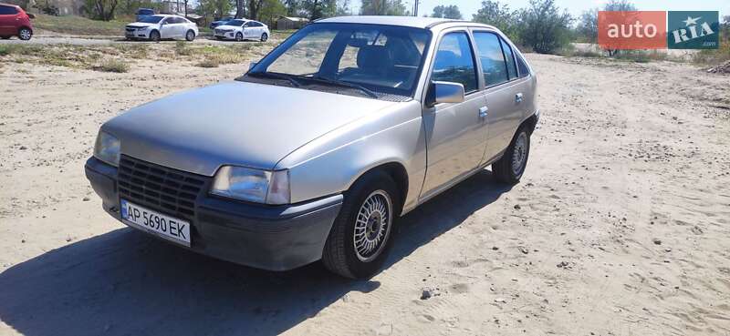 Хэтчбек Opel Kadett 1987 в Запорожье фото 7 Хэтчбек Opel Kadett 1987 в Запорожье