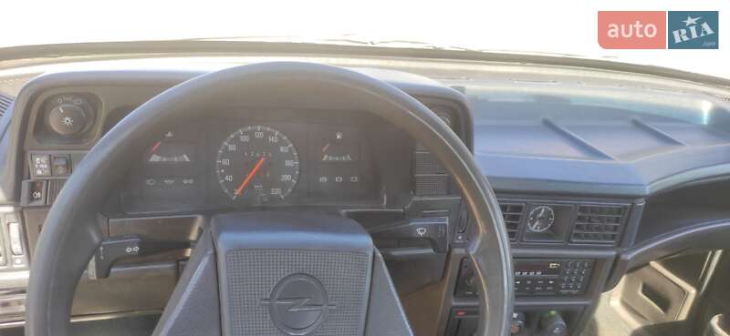 Хэтчбек Opel Kadett 1987 в Запорожье фото 19 Хэтчбек Opel Kadett 1987 в Запорожье