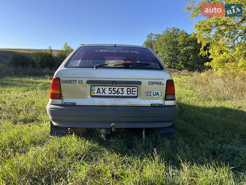 Хетчбек Opel Kadett 1988 в Первомайську фото 13 Хетчбек Opel Kadett 1988 в Первомайську