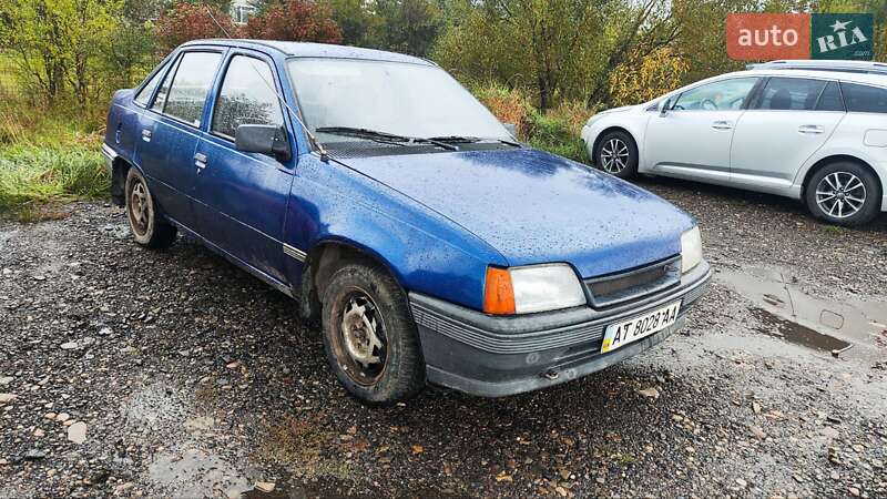 Седан Opel Kadett 1986 в Самборе