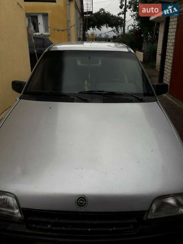 Хэтчбек Opel Kadett 1987 в Луцке фото 2 Хэтчбек Opel Kadett 1987 в Луцке