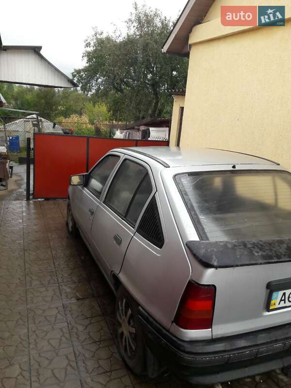 Хэтчбек Opel Kadett 1987 в Луцке фото 3 Хэтчбек Opel Kadett 1987 в Луцке