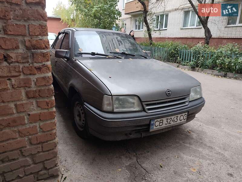Седан Opel Kadett 1988 в Чернигове фото 7 Седан Opel Kadett 1988 в Чернигове