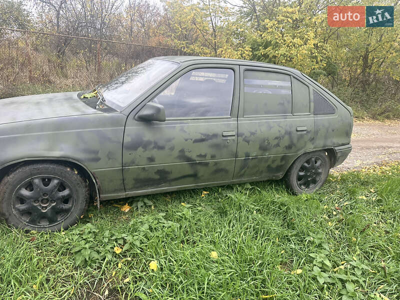 Седан Opel Kadett 1986 в Борисполе