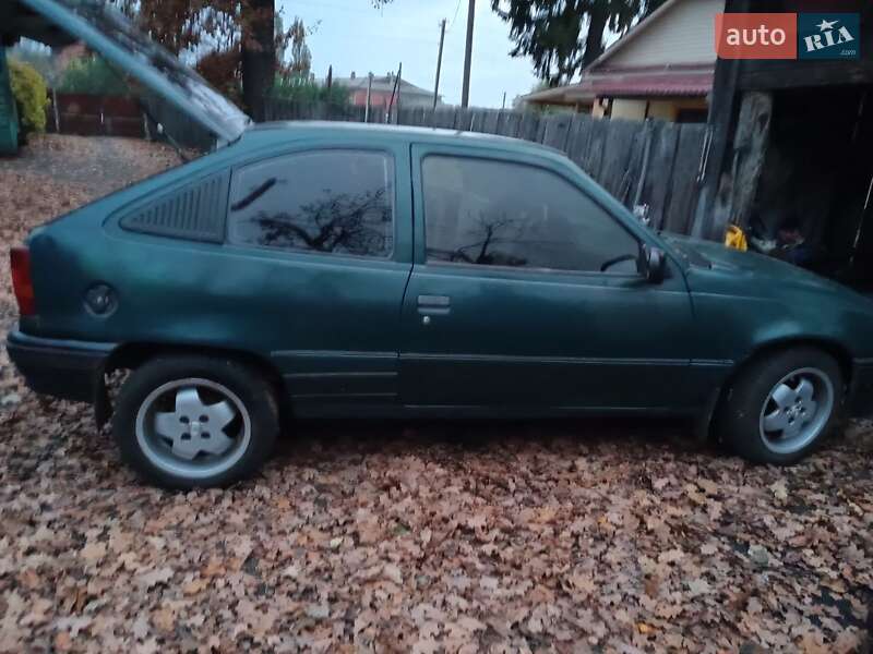 Хэтчбек Opel Kadett 1987 в Корюковке фото Хэтчбек Opel Kadett 1987 в Корюковке