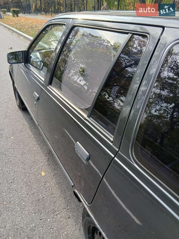 Универсал Opel Kadett 1990 в Запорожье