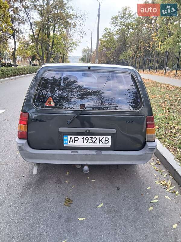 Универсал Opel Kadett 1990 в Запорожье