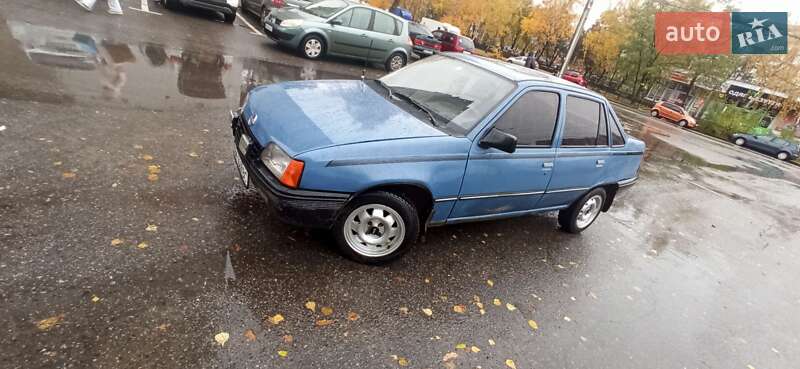 Седан Opel Kadett 1986 в Сумах фото Седан Opel Kadett 1986 в Сумах