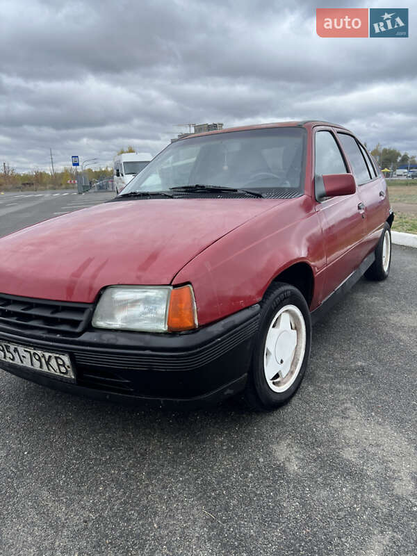 Хэтчбек Opel Kadett 1990 в Киеве фото 4 Хэтчбек Opel Kadett 1990 в Киеве