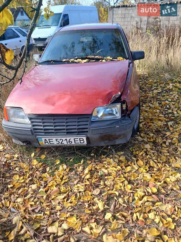 Седан Opel Kadett 1990 в Каменском фото 4 Седан Opel Kadett 1990 в Каменском