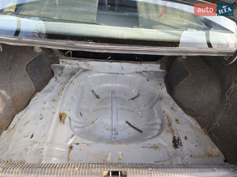 Седан Opel Kadett 1988 в Черновцах