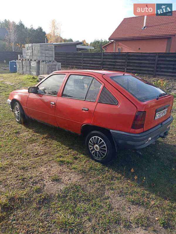 Хэтчбек Opel Kadett 1986 в Малине