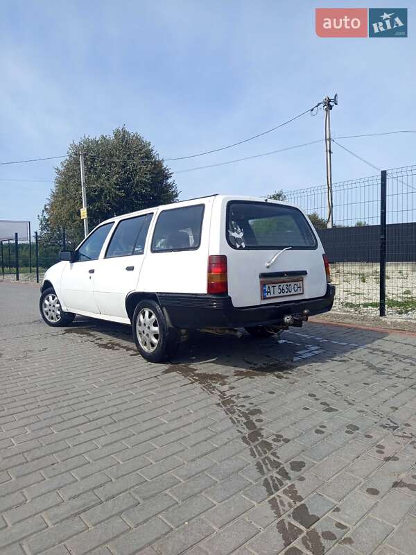 Универсал Opel Kadett 1986 в Городенке