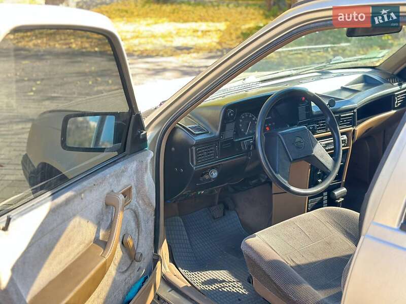 Хэтчбек Opel Kadett 1988 в Николаеве