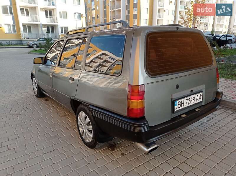 Универсал Opel Kadett 1990 в Одессе