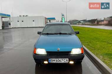 Хэтчбек Opel Kadett 1985 в Шостке