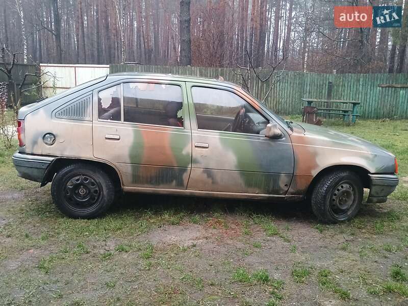 Хэтчбек Opel Kadett 1986 в Киеве