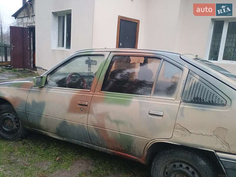 Хэтчбек Opel Kadett 1986 в Киеве