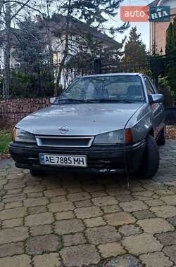 Хэтчбек Opel Kadett 1985 в Днепре