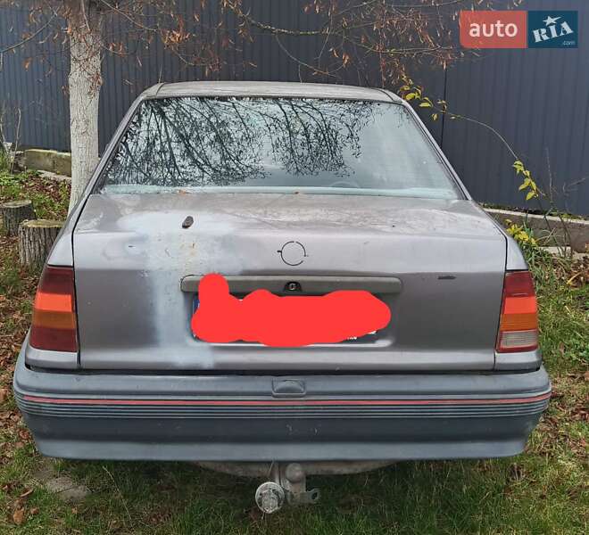 Седан Opel Kadett 1988 в Житомире