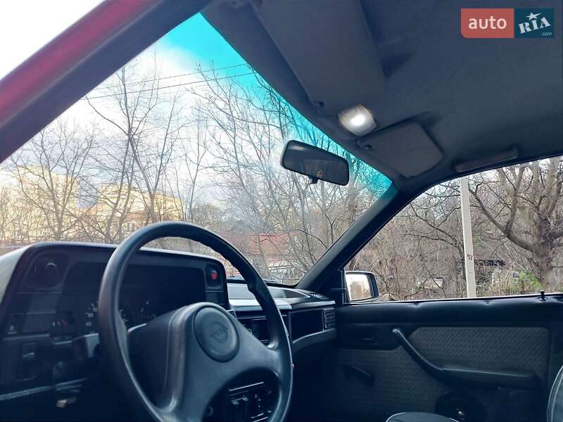 Седан Opel Kadett 1990 в Виннице