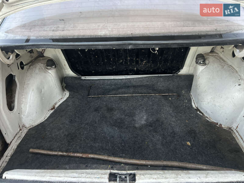 Седан Opel Kadett 1988 в Самборе