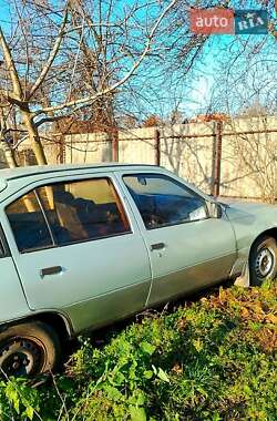 Хэтчбек Opel Kadett 1985 в Харькове