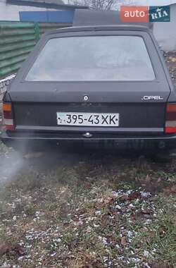 Хэтчбек Opel Kadett 1983 в Сахновщине