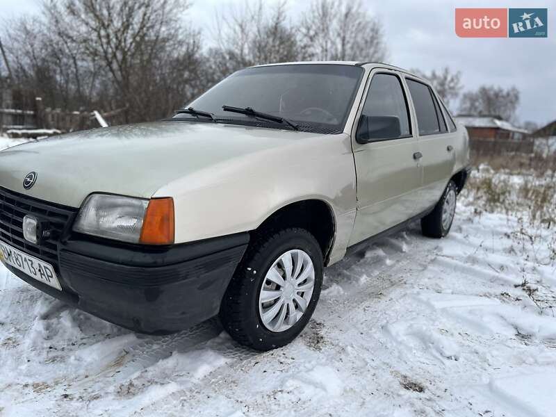 Седан Opel Kadett 1988 в Путивлі фото 3 Седан Opel Kadett 1988 в Путивлі