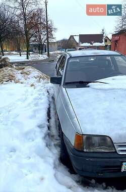 Хэтчбек Opel Kadett 1988 в Луцке