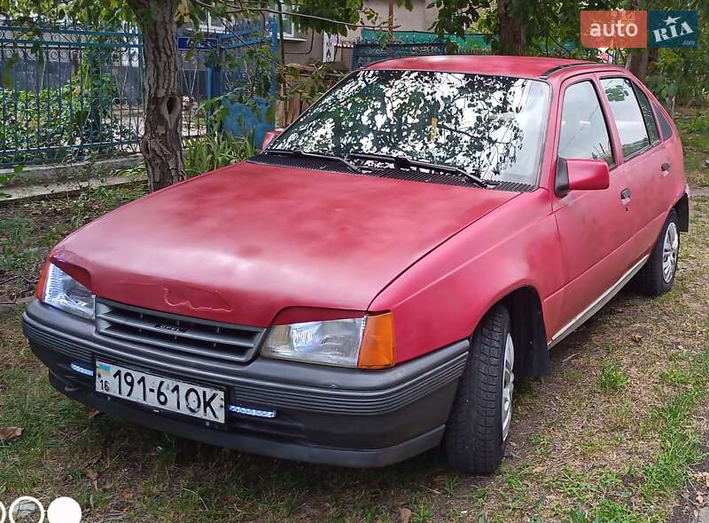 Хэтчбек Opel Kadett 1991 в Южном