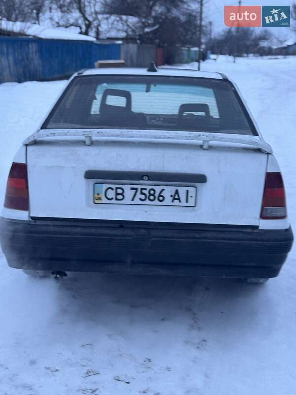 Седан Opel Kadett 1986 в Бобровице фото 3 Седан Opel Kadett 1986 в Бобровице