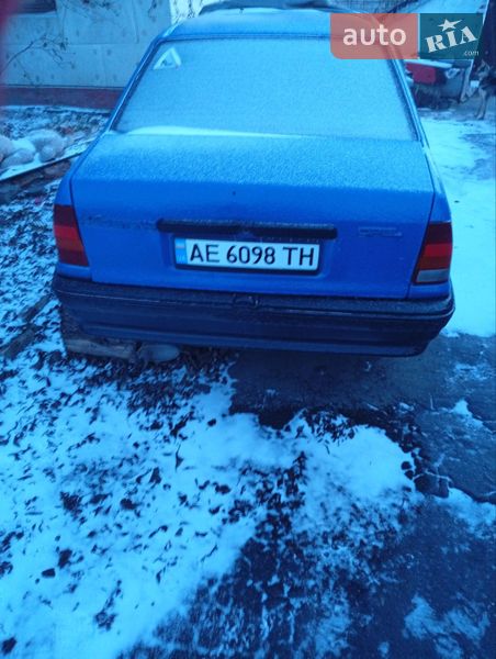 Седан Opel Kadett 1986 в Козельщине