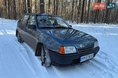 Хэтчбек Opel Kadett 1989 в Радомышле