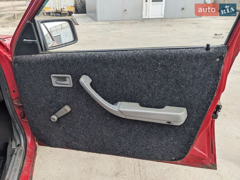 Седан Opel Kadett 1988 в Кременчуці