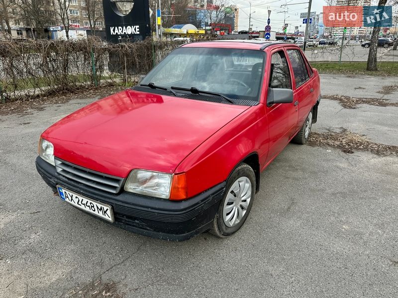 Седан Opel Kadett 1989 в Харькове