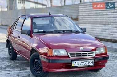 Седан Opel Kadett 1992 в Виннице