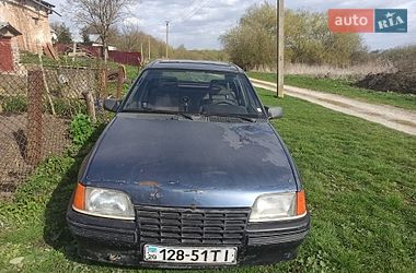 Хетчбек Opel Kadett 1987 в Волочиську