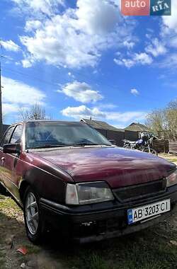 Седан Opel Kadett 1988 в Погребище