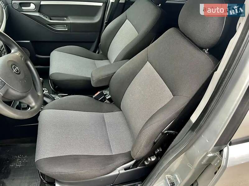 Микровэн Opel Meriva 2005 в Нововолынске